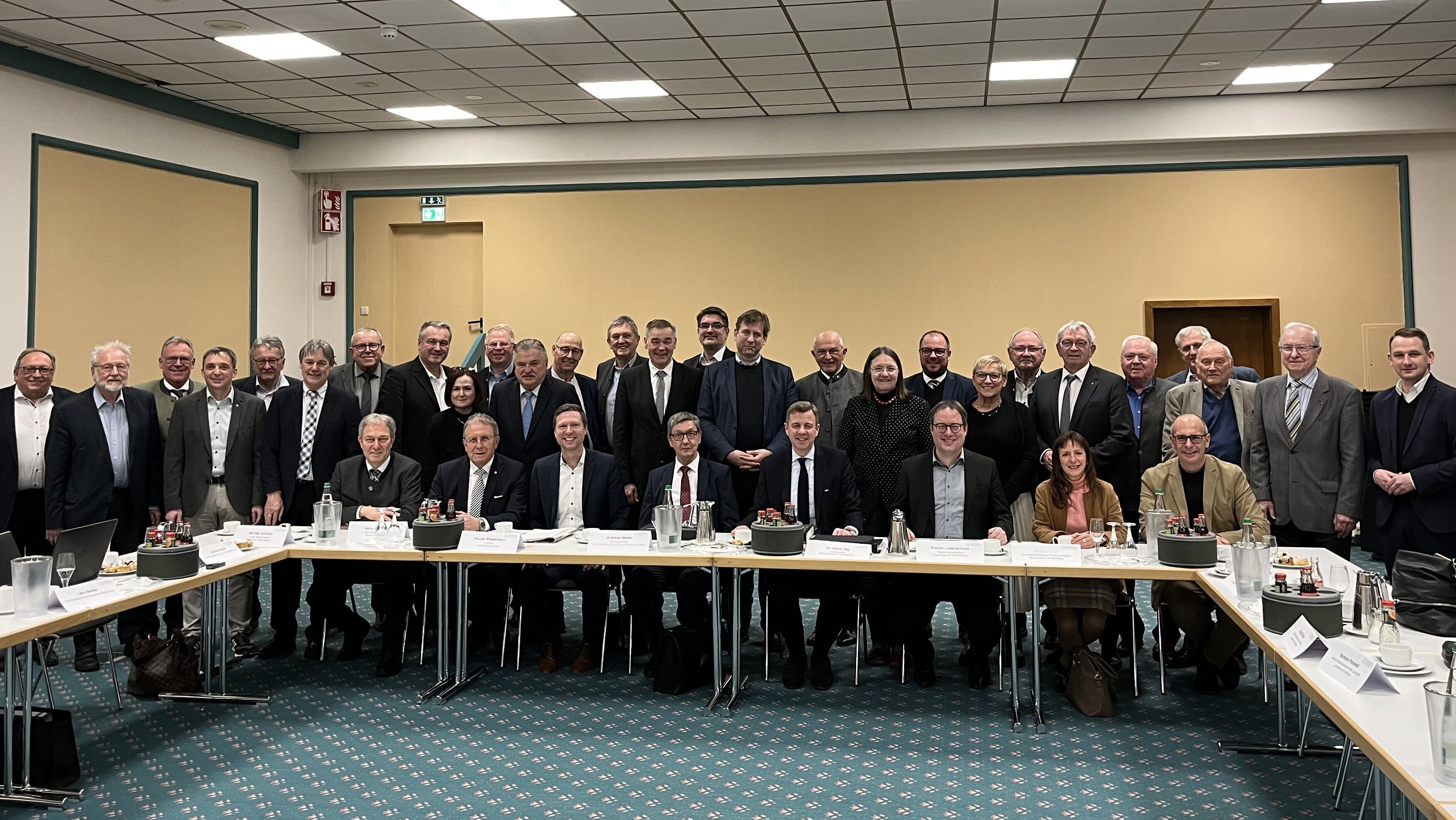 Ein Gruppenbild mit allen oberfränkischen Landräten bei ihrer Tagung in Bischofsgrün.