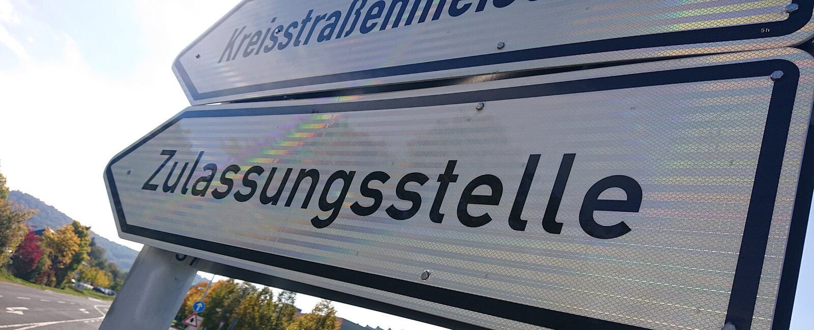 Zulassungsstelle__Schild.JPG